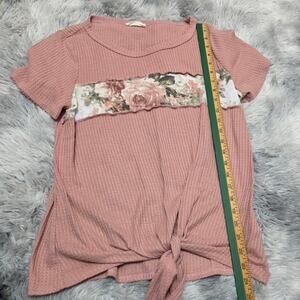 Hopely Woman's Pink Flowered Top size L